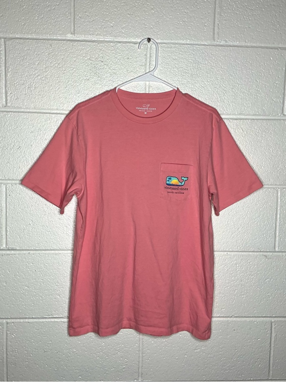 < Vineyard Vines North Carolina Sunset Graphic Tee > - Picture 4 of 4